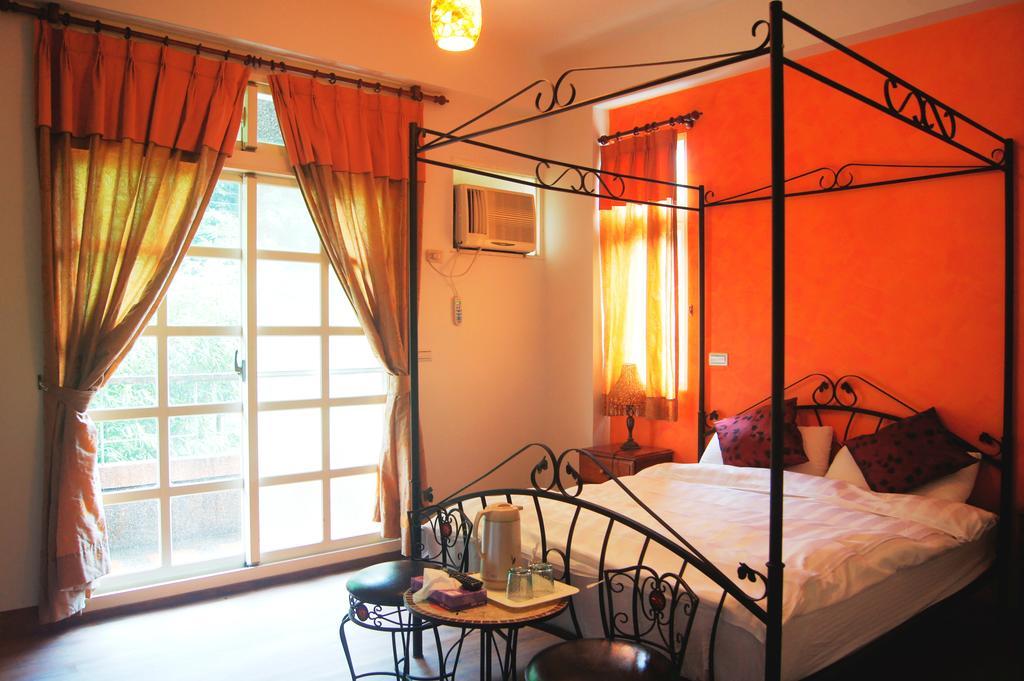 Left Bank Bnb Jiaoxi Exteriör bild