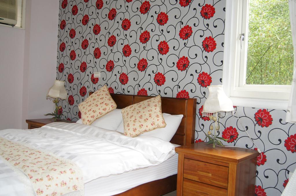 Left Bank Bnb Jiaoxi Exteriör bild