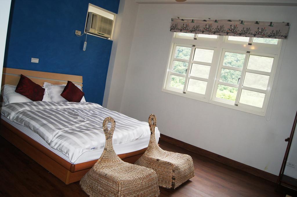 Left Bank Bnb Jiaoxi Exteriör bild
