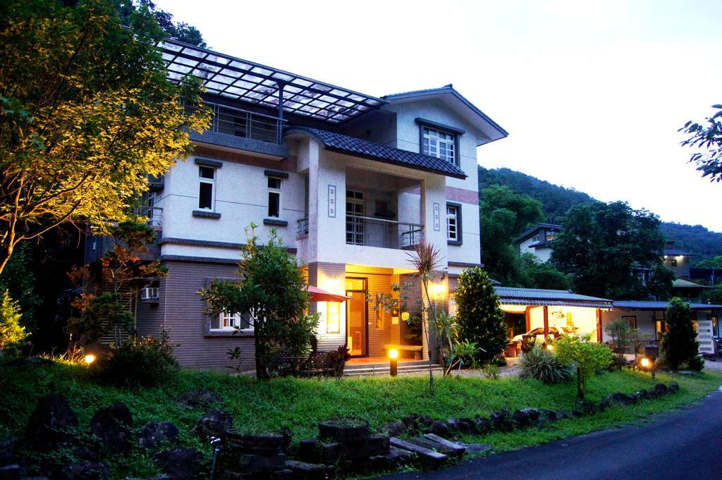 Left Bank Bnb Jiaoxi Exteriör bild
